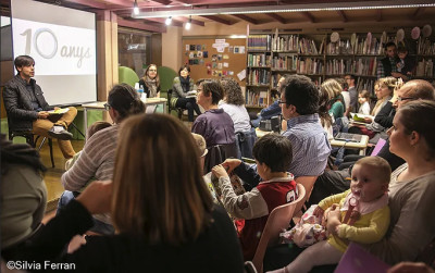 10è aniversari: Presentació  del  llibre -Ei, que creixo! Que no t´agafi de sorpesa-